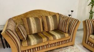 للبيع: طقم كنب بحالة ممتازة