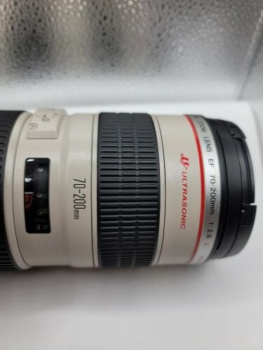 Canon EF 70-200mm USM lens