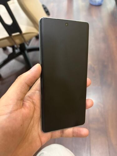 vivo V40 5g 256gb in good condition