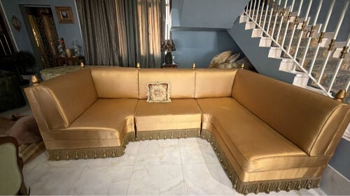كنب ملكي ممتاز وراقي شبه جديد
