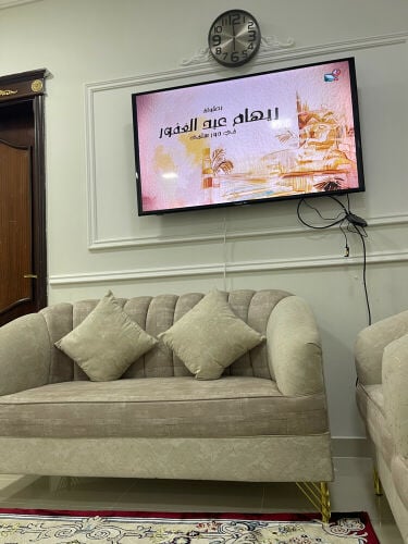 للبيع كنب استخدام شهر