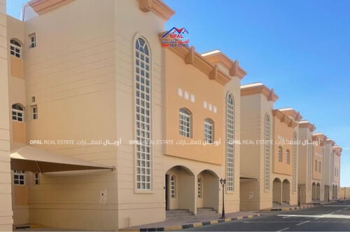 FOR RENT VILLA IN COMPOUND