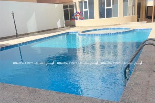 FOR RENT VILLA IN COMPOUND
