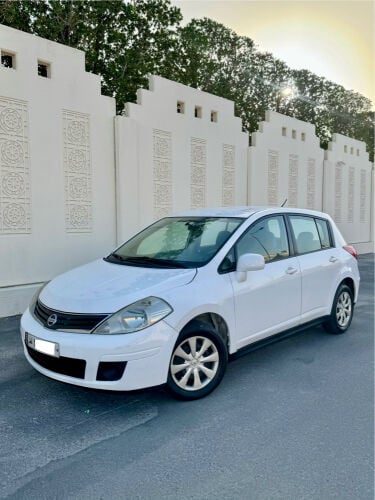 Nissan Tiida Hatchback 2011