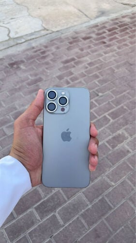 للبيع آيفون ١٥ برو ماكس ٢٥٦ جيبي 