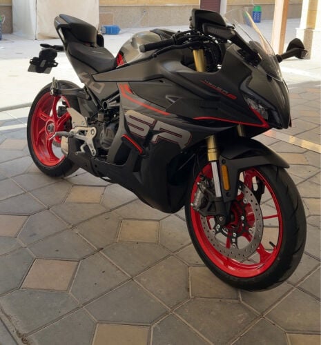للبيع دراجة ٤٥٠ اس ار