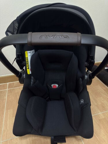 Nuna PIPA infant car seat - premium