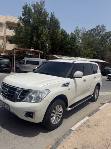 نيسان ٣٢٠