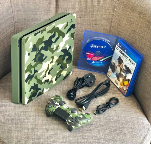 PS4 Slim (1TB) 