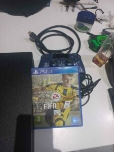 ps4 pro   1tera   like new