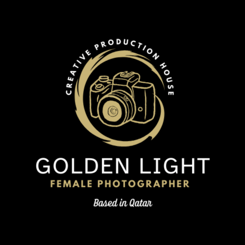FEMALE PHOTOGRAPHER
