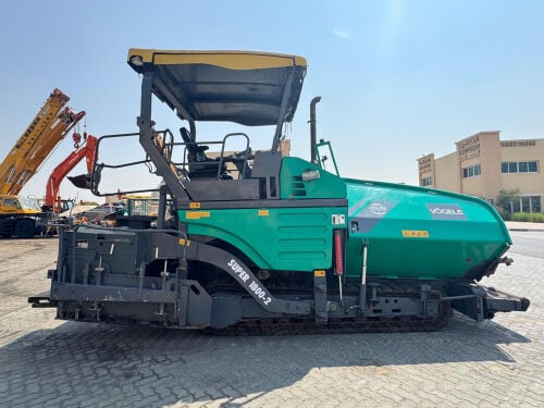 Asphalt paver 