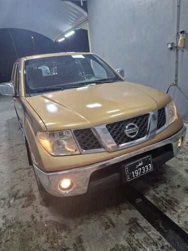 Nissan navara pickup