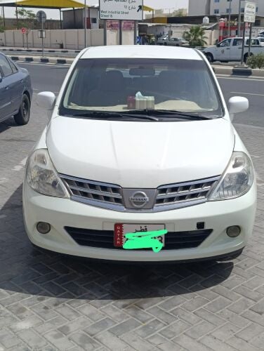 Nissa tidda hatchback
