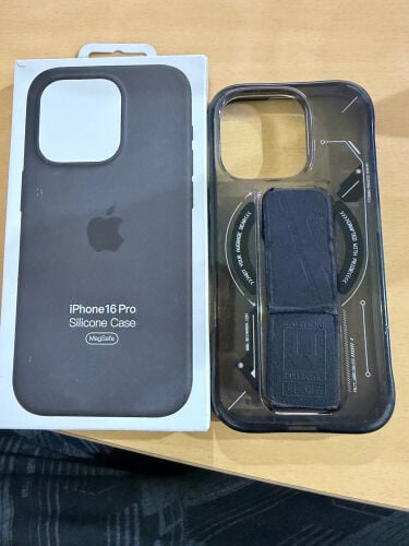 iphone 16 pro Apple MagSafe case