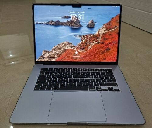Sky blue - 15 inch - M4 - 16GBRAM