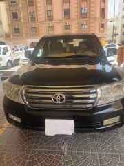 Toyota land cruiser model 2011