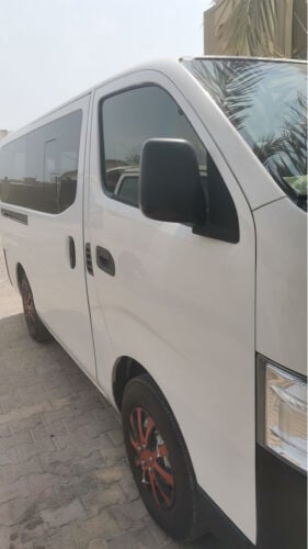 nissan urvan 2015
