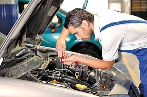 AUTO MECHANIC