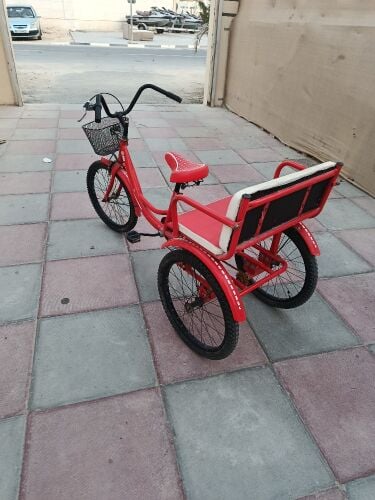 دراجة ب 3 اطارات شبه جديدة