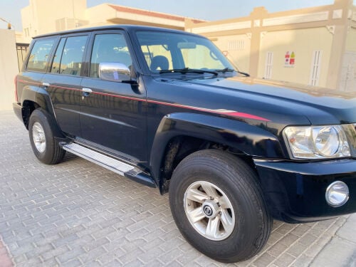 نيسان سفاري