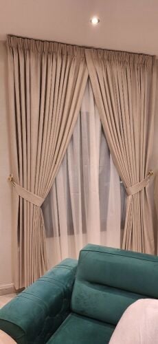 carpet wallpaper curtain fixing