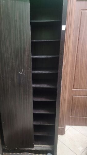 Modern & Sleek shoe rack/cabinet