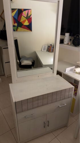 dresser 3 large drawers and mirror 