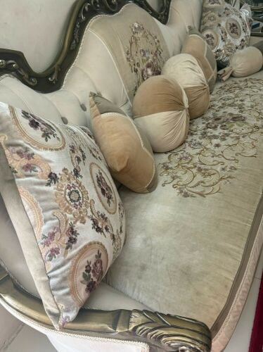 Furniture 
Ad type Sale 
Type 
Arab