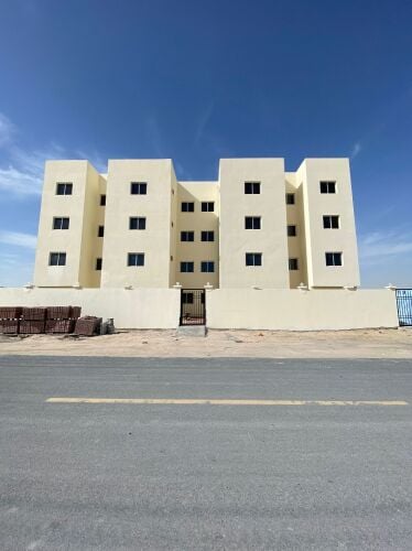 للايجار سكن عماhل في ام الزبار