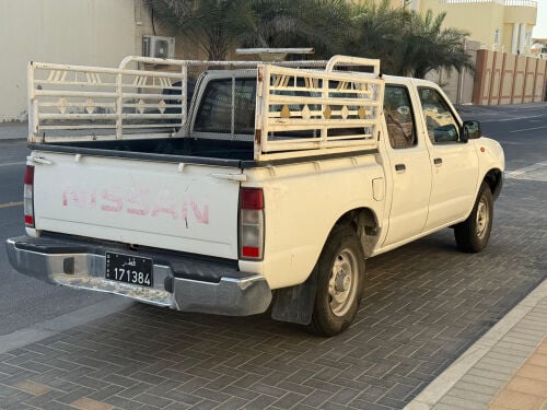 نيسان بيك اب