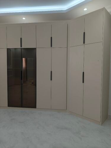 Wardrobe and clothing units.