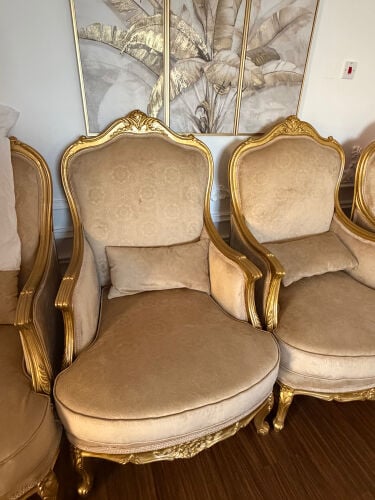 11 chair urgent sell