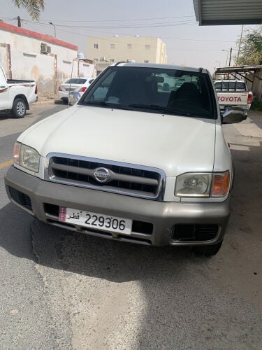 نيسان باثفندر 2001 
