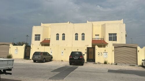 ٢فيلا متلاصقتين بمريخ شعبية خليفه
