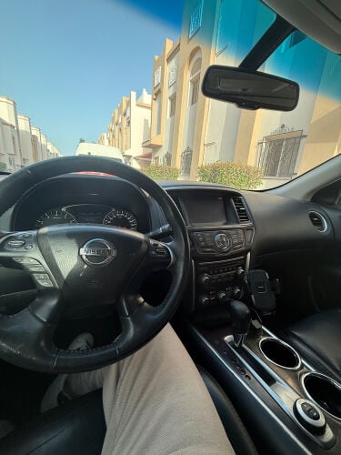 Nissan Pathfinder full options
