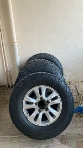land cruiser 17 inch rim + tyre
