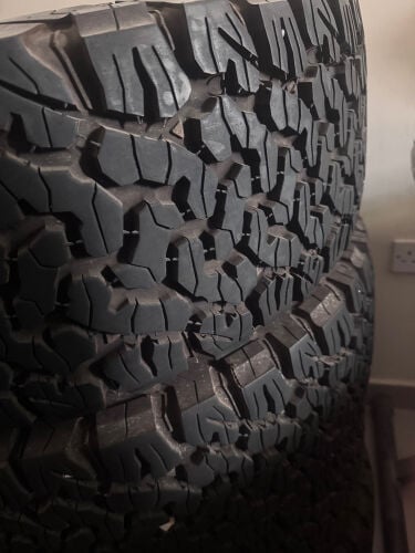 BF GOODRICH ALL TERRAIN 285-60-R18