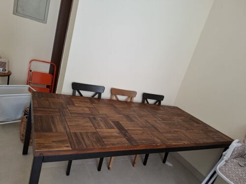 ‏Wooden Dining Table with Chairs 