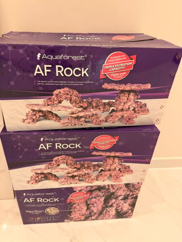 sea water aquarium rocks