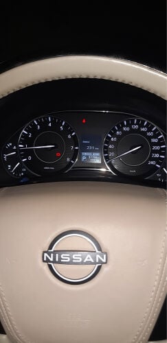 نيسان 