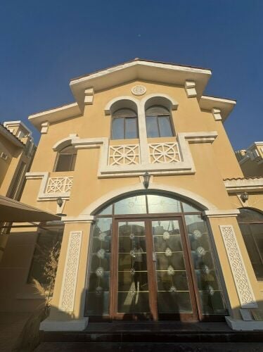 للإيجار فيلا عالإسكان  في الثمامة
