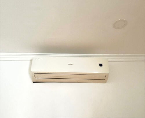 Split AC Voltas 