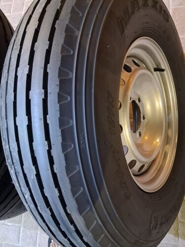 Maxxis 17/ Chambar 17 four pieces