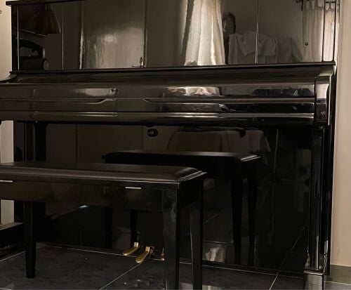 Piano upright 