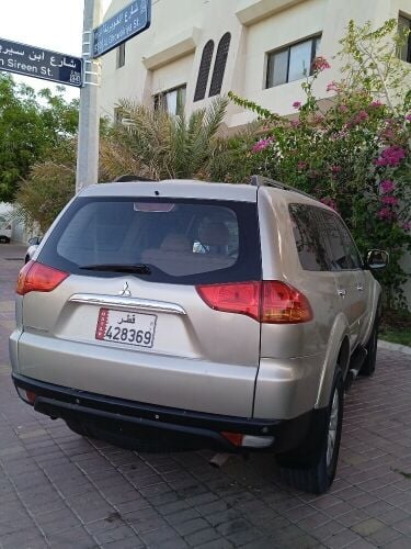 Mitsubishi Pajero sports 2010