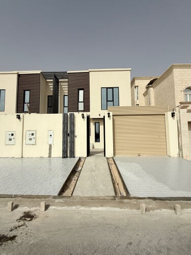 للإيجار فيلا بمريخ بالمكيفات مصعد