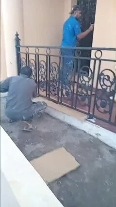 صبغ الابواب الحديد والخشب