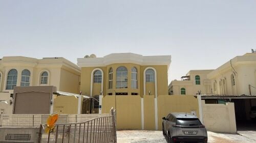 البيع فيلا في الخريطيات ٤٥٠م