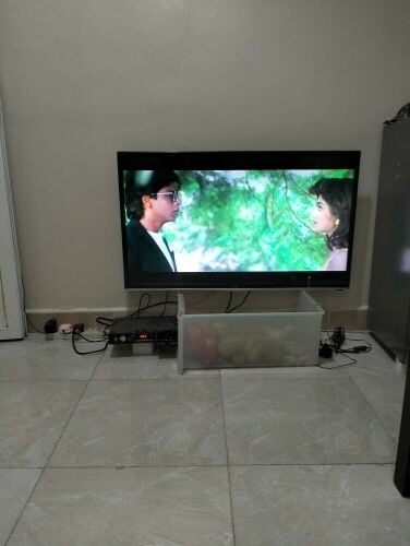 TV 40 inch LCD